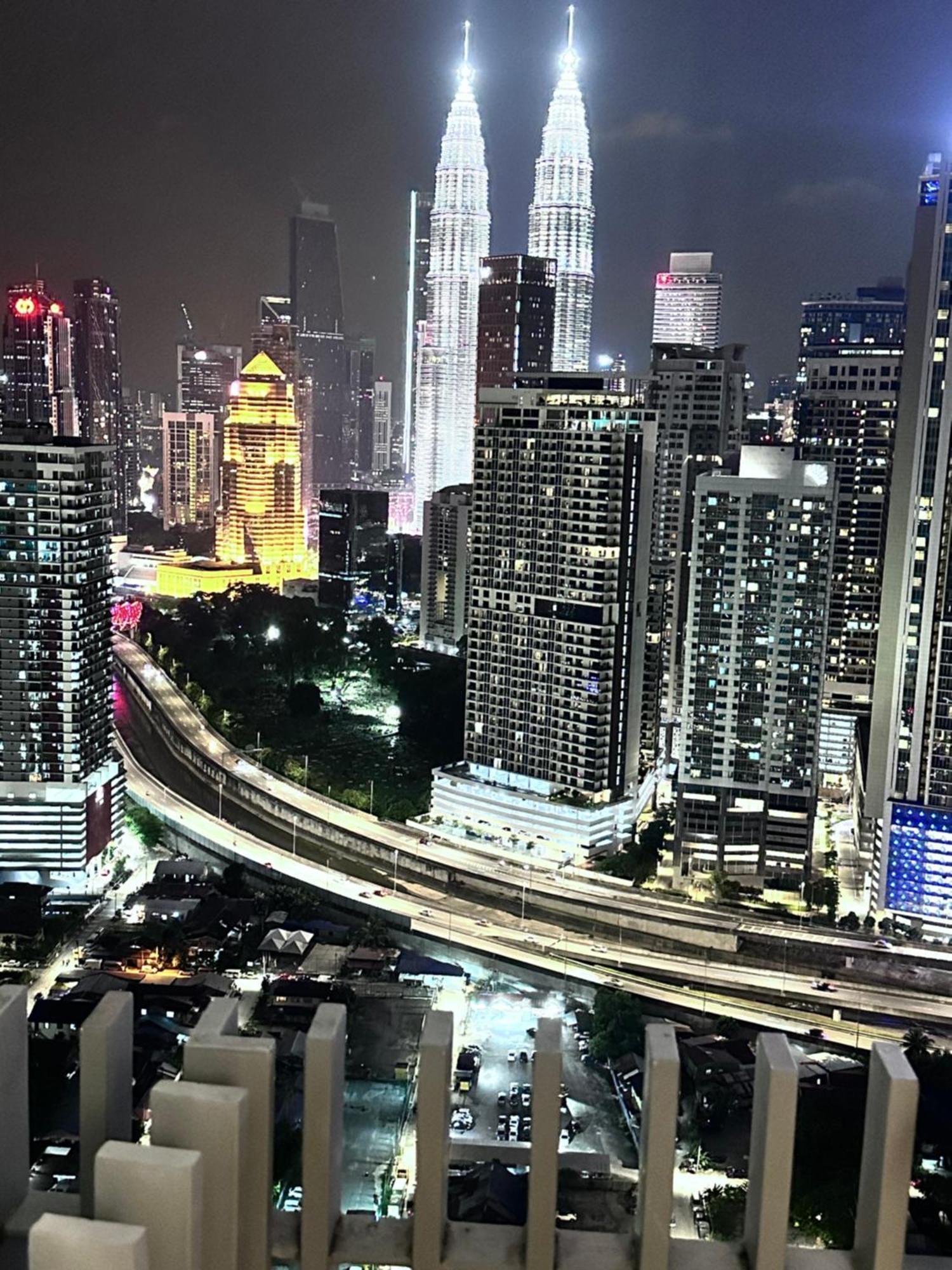 The Luxe Infinitum Klcc By Sahara Kuala Lumpur Exterior foto